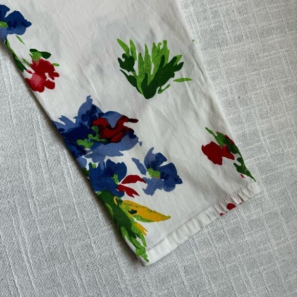 Y2K Bill Blass Stretch Capris White Bright Floral SZ 8 - Picture 7 of 14